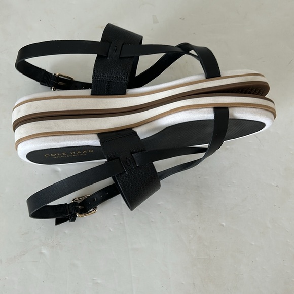 Cole Haan Mandy Thong Grandseries Sandals. Black. Size 6 B. - Picture 11 of 13